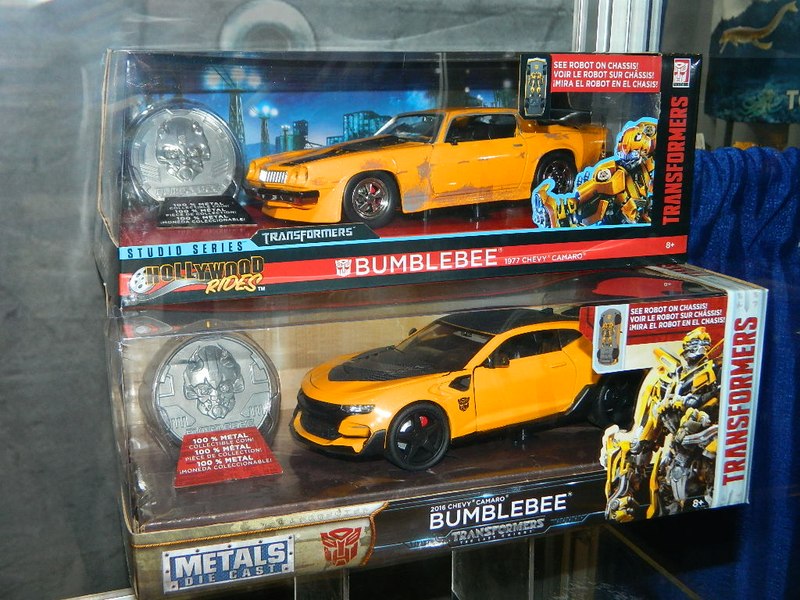 SDCC 2018 Jada Toys Large Scale Optimus Prime And Bumblebee Die Cast Cars  (4 of 4)